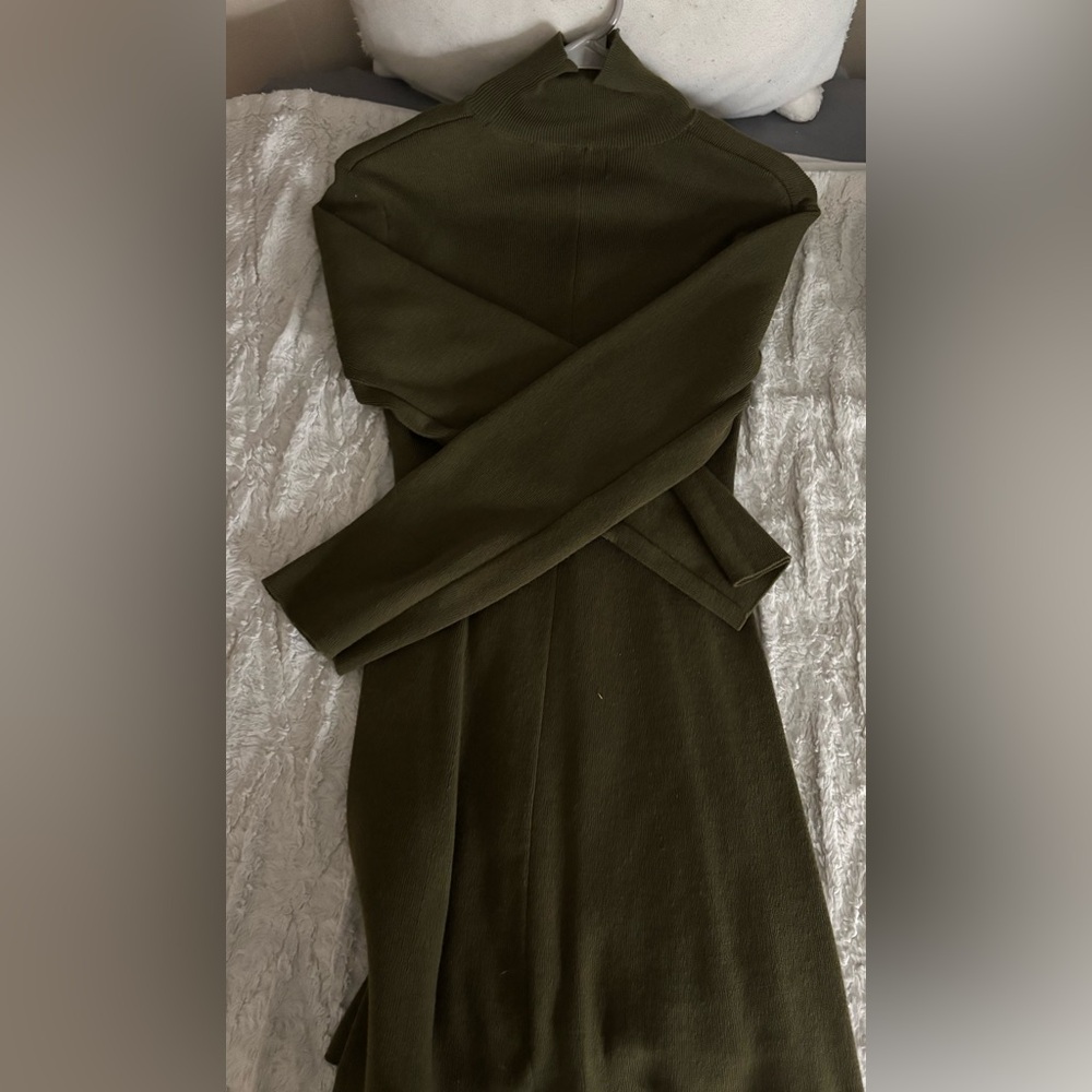 H&M Green Off the Shoulder Long Sleeve Sheath Dress